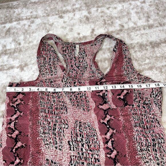 Joie M Pink 100% Silk Snake Python Alicia Tank Top SZ L two tone pink black - Picture 5 of 10